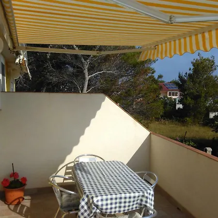 Iva Apartment Vir